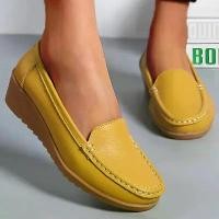 ราคา รองเท้าหนังสำหรับผู้หญิง รองเท้าส้นเตี้ย สีขาวและสีดำ รองเท้าไม่มีส้น มีส้น สไตล์ลำลอง รองเท้าหนังนิ่มผู้หญิง รองเท้าสลิปออน รองเท้าแตะ เหมาะสำหรับฤดูร้อน (1731227585835009974)