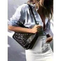 ราคา กระเป๋าห่วงโซ่นำเข้าหนังแว็กซ์น้ำมัน Louis Biean รุ่นใหม่ปี 2025 กระเป๋าสะพายข้างทรงกระเป๋าโท้ท กระเป๋าสะพายข้าง กระเป๋าสะพายข้าง (1732556102512183085)