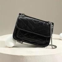 ราคา กระเป๋าทรงสี่เหลี่ยมสายโซ่หนังแท้ กระเป๋าสไตล์ชาแนลใบเล็ก กระเป๋าสะพายไหล่เรียบง่ายและสง่างาม กระเป๋าสะพายข้าง วัสดุหนังวัว เหมาะสำหรับทำงาน ช้อปปิ้ง เดินทาง กระเป๋าผู้หญิงทันสมั (1732339371739153620)