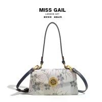 ราคา กระเป๋าผู้หญิง ปักลายดอกกล้วยไม้ สไตล์จีน กระเป๋าสะพายข้าง อเนกประสงค์ กระเป๋าสะพายข้าง กระเป๋าสี่เหลี่ยมเล็ก ใหม่ในปี 2024 (1732445192317994268)