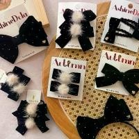 ราคา โบติดผมกำมะหยี่สีดำ สำหรับเด็กผู้หญิง ที่มัดผมหางม้า ยางรัดผม เชือกปอมปอมเกาหลี Scrunchies เครื่องประดับผม (1732076901447271506)