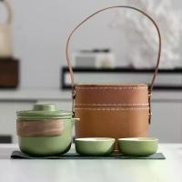 ราคา ชุดน้ำชาเครื่องลายครามสไตล์จีน กาต้มน้ำ ถ้วย พกพาสะดวก เดินทางด้วยเซรามิก พร้อมกระเป๋าหิ้ว ใช้ซ้ำได้ ชุดถ้วยชาเล็ก เหมาะสำหรับใช้ในสำนักงาน ง่ายต่อการพกพา (1732573077173011924)