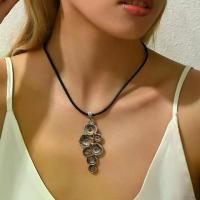 ราคา สร้อยคอผู้หญิง สไตล์ชาแนล ดีไซน์ดอกบัว สวยงาม พร้อมชุดเครื่องประดับ สร้อยคอ ต้นไม้ (1731475635362563330)