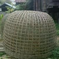 ราคา สุ่มไก่ชนขนาดใหญ่​ สานจากริ้วไม้ไผ่แข็งแรง​ทนทาน​อายุการใช้งาน​ยาวนาน​ไม่​ถูกใจ​ยินดี​คืนเงิน​เต็ม​จำนวน.. งานฝีมือ​ภูมิ​ปัญญา​ชาวบ้าน​ (1731668041069660968)