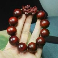 ราคา สร้อยข้อมือ Pixiu, วัสดุไม้พะยูงและลูกปัด Pterocarpus Santalinus, ลูกปัดแกะสลัก 20 มม., สร้อยข้อมือลูกปัดพระพุทธรูป, การออกแบบเขากวางแรด, เหมาะความมั่งคั่ง, งานฝีมือ (1729923551346461291)