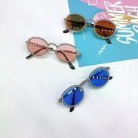 ราคา แว่นกันแดดเด็ก แฟชั่นวินเทจ มาใหม่ กรอบโลหะ การออกแบบเจาะโลหะเหนียว INS แว่นกันแดดดาราอินเทอร์เน็ตระเบิด กรอบเต็มรูปแบบ เหมาะสำหรับเด็ก (1731113954453784764)