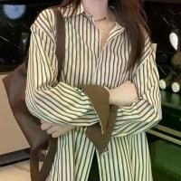 ราคา เสื้อเชิ้ต สไตล์เกาหลี แขนยาว ลายแนวตั้ง ดีไซน์เรียบง่าย เหมาะสำหรับฤดูใบไม้ผลิและฤดูใบไม้ร่วง คอลเลคชั่นใหม่ 2025 เหมาะสำหรับการเดินทาง เสื้อเบลาส์ เสื้อผ้าเทพธิดา มีผู้คน 1285 คน (173137624443391298