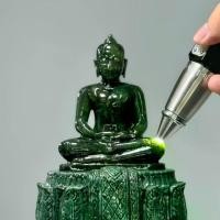 ราคา พระแกะสลัก รูปทรง พระแก้วมรกต เนื้อหยกเนไฟรต์ ขนาดหน้าตัก 3 นิ้วพร้อมฐานพระแก้วสูง 12 นิ้ว นํ้าหนัก 5 กิโลกรัม พระพุทธรูป (1730086460634335901)