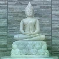 ราคา พระพุทธรูป พระแกะสลัก ปางสมาธิ งานแกะสลัก หินขาว พร้อมฐาน ดอกบัว หน้าตัก 9 นิ้ว (1731399758526842525)