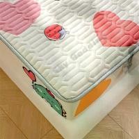 ราคา ชุดห้องนอนคิตตี้ สามชิ้น ลายการ์ตูนไอศกรีม พร้อมปลอกหมอน เป็นมิตรกับผิว และระบายอากาศได้ มีให้เลือก 3 ฟุต 3.5 ฟุต 5 ฟุต 6 ฟุต และ 6.5 ฟุต (1730786913043318968)