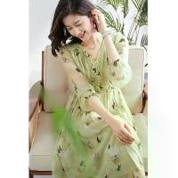 ราคา เดรสเนคไทยาวผ้าไหมหม่อน 6A สไตล์บรรยากาศหนุ่ม สำหรับผู้หญิง ทรงหลวม แขนห้าชิ้น ทำจากผ้าไหม ดีไซน์เรียบหรู สไตล์ฝรั่งเศส เดรสยาว (1731451596910462873)