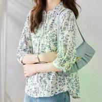 ราคา เสื้อเบลาส์ลายดอกไม้ฤดูร้อน สีฟ้าและสีขาว เซรามิก 2023 เสื้อเชิ้ตแฟชั่นสตรีทแวร์ แขนสามส่วน เสื้อเบลาส์สุดหรู มาใหม่ (1731327434447750358)