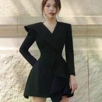 ราคา ชุดสูทธุรกิจและชุดเดรส แบรนด์ดีไซเนอร์เฉพาะ ประเทศเวียดนาม คอวี สีดำ เรียบหรู ทรงสลิมฟิต กระโปรงสูท (1731335087275936573)