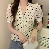 ราคา เสื้อฤดูร้อน พลัสไซส์ คอลเลคชั่นใหม่ 2565 คอปกตุ๊กตา แขนพัฟลายจุด สำหรับผู้หญิงอ้วนกลมเล็กน้อย เอฟเฟกต์กระชับสัดส่วน เสื้อเชิ้ตแขนสั้นเอนกประสงค์ (1731324216763319370)