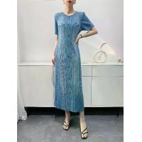 ราคา ชุดเดรสแขนสั้นจีบผู้หญิง สียีนส์ อเนกประสงค์ สง่างาม ดูอ่อนเยาว์ ฝรั่งเศส ใส่สบาย ลำลอง กลาง-ยาว ฤดูใบไม้ผลิและฤดูร้อน ใหม่ L-739 (1729911699205032815)