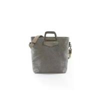 ราคา Sleek Tote กระเป๋าผ้าแคนวาส ตัดเย็บกับหนังวัวแท้ (1729613337639815720)