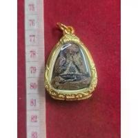 ราคา ขายดีประจำเดือนนี้ พระปิดตาหลวงปู่แก้ว วัดเครือวัลย์พิมพ์หลังแบบเนื้อกะลาคลุกรัก พร้อมกรอบทองไมคอน (1731414451962741858)