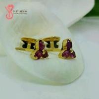 ราคา ️ต่างหูทอง90%ใช้ด้วยทับทินธรรมชาติ️/Mogok Natural Ruby Earrings/မိုးကုတ်သဘာဝပတ္တမြား3ပွင့်ဆိုင်နားကပ် (1731468000209963416)