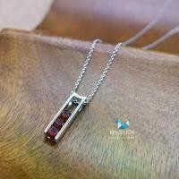 ราคา Madduckjewels จี้พลอยแท้โกเมน (Garnet) ตัวเรือนเงินแท้ ชุบโรเดียม PD2102GN (1729588459406920494)