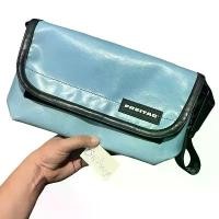 ราคา Freitag รุ่น Hawaii five-o ผ้าขาวปริ้นฟ้าพาสเทล แท็คครบ มือสอง (สภาพ95%) (1731467511666542283)