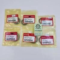 ราคา [ของแท้] ชุด รางลูกปืนคอ บน+ล่าง ชุดเม็ดลูกปืน (ขายเป็นชุด) Wave 110i/125i , PCX 125/150 , Click 125i/150i ทุกปี ทุกโฉม ขาตั้ง ข้าง (1732647644968682641)