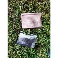 ราคา [จัดส่งทันที] กระเป๋า3CE Square Pouch Metallic (ขนาด13.8×17.5cm) กระเป๋าเอนกประสงค์ ใส่เครื่องสำอางค์ ใส่อุปกรณ์มือถือ อุปกรณ์การเรียน (1732007206261393165)