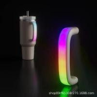 ราคา ด้ามจับเรืองแสง สแตนลีย์ ด้ามจับแก้วเรืองแสง LED 6 สี สีสันสดใส ตัว สะท้อน หน้าจอ แบบ ไร้ สาย หน้าจอ ไอโฟน 13 เลนส์กล้อง ไอแพด บอดี้ หลัง ไอโฟน 11 บอร์ด ไอโฟน 11 เลนส์กล้อง ไอแพด (1731808572890908085)