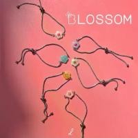ราคา ♜daintyme - Blossom bracelet กำไลข้อมือหิน ลูกปัด เรซิ่นดอกไม้ กำไลสแตนเลส✣ (1732252026575029467)