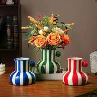 ราคา แจกัน, งานฝีมือประณีต, ตกแต่งบ้านที่มีสไตล์, แจกันกระเบื้องเซรามิกที่วาดด้วยมือ, แจกันศิลปะลายทางที่มีสไตล์, เหมาะสำหรับตกแต่งบ้าน, ห้องนั่งเล่นและห้องนอน, การจัดดอกไม้ (1732161444054403034)