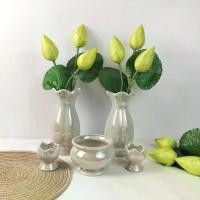 ราคา ดอกบัวปลอมไหว้พระ ( ชุด 3ดอก ) ดอกบัวถวายพระ ดอกบัวปลอม ดอกไม้ประดิษฐ์ ดอก+ใบ แจกัน ดอกไม้ไหว้พระ (1730961329572120590)