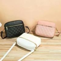 ราคา กระเป๋าสะพายไหล่ ทรงสี่เหลี่ยมเล็ก กระเป๋ากล้อง ดีไซน์ประดับเพชร (1732623592568293050)