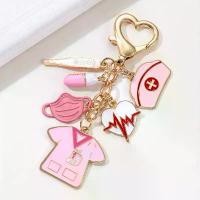 ราคา หมวกพยาบาลคลาสสิก พร้อมเทอร์โมมิเตอร์ ยา หน้ากาก และพวงกุญแจโลหะผสมหยดน้ำมัน เหมาะสำหรับชุดพยาบาลเต้นพยาบาล 1 ชิ้น (1731852046019429613)