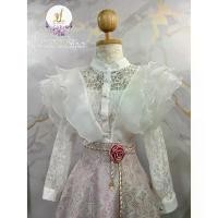 ราคา F135เสื้อแต่งระบายลูกไม้ กระโปรงผ้าฝ้ายทอลายอัดกาวทั้งตัวงานซิบหลังสีขาวลายชมพู#ชุดไทยประยุกต์#ชุดไทย#ชุดไทยราคาถูก Women ผู้หญิง (1731211716154263018)