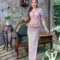 ราคา Sirasiri เสื้อลูกไม้ปักดอกชมพู เสื้อใ่ส่ทำบุญ ชุดไทย ชุดใส่ ทำบุญ ชุดใสออกงาน เสื้อลูกไม้คอวี ชายระบายหรูหรา ผ้าถุงสำเร็จรูปทอลายผู้หญิง Women Lady ชุดผ้าไทยสาวอวบ (1732099835571702520)