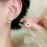 ราคา ต่างหูแฟชั่น ทรงกลม ตัวอักษร H ประดับเพชร ดีไซด์เก๋ สไตล์เกาหลี เครื่องประดับผู้หญิง (1731960079864661677)