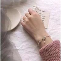 ราคา สร้อยข้อมือมุก จี้รูปโบว์ประดับเพชร กำไลข้อมือ สร้อยข้อมือไข่มุก เครื่องประดับผู้หญิง แฟชั่น สไตล์เกาหลี B22 (1729780736096242077)