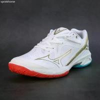 ราคา Mizuno WAVE CLAW 3 รองเท้ากีฬารองเท้าแบดมินตัน, ใส่สบาย, อเนกประสงค์, ดูดซับแรงกระแทก, กันลื่น, ทนต่อการสึกหรอ, ทรงเตี้ย, สีขาว/ทอง/พิเศษ, 2565 -- custom handmade hiking boots (1732651096528291779)