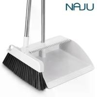ราคา [COD] Naju ไม้กวาด ชุดไม้กวาด ไม้กวาดพร้อมที่ตักขยะ broom มีหวีแปรงฝุ่นให้ ขนแปรงอ่อนนุ่ม ทำความสะอาดง่าย (1731844006318147100)