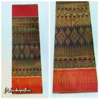 ราคา ผ้าไหมไทย ไหมกาบแก้วเชิงแดง ผ้าลายไทยทอเนื้อดี ขนาด 2หลา (1730426185659942971)