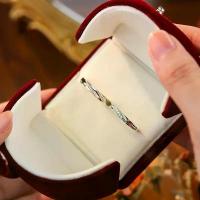 ราคา แหวนคู่รัก แฟชั่น ของขวัญวันครบรอบ แหวนแต่งงาน มาพร้อมกล่องของขวัญ (1731830098465556020)