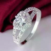 ราคา แหวนเพชรหรูหรา รูปหัวใจ สำหรับผู้หญิง Moissanite ฝังไมโครแถวคู่ ดีไซน์เพชรบางส่วน แหวนแต่งงาน 1 กะรัต ของขวัญ (1731251323275085954)