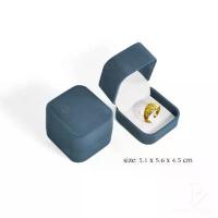 ราคา ที่นิยมมากที่สุด กล่องกำมะหยี่สีเทาฟ้ากล่องแหวนกำมะหยี่ แหวนคู่ ใส่เครื่องประดับกำมะหยี่ พกพาได้ แหวนแต่งงาน ทรงสี่เหลี่ยม (1731887583284069699)