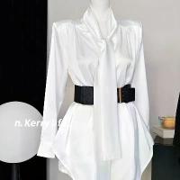 ราคา ชุดฝรั่งเศส สไตล์เรียบหรู บล็อกสีขาวเรียบหรู เทพธิดาระดับไฮเอนด์ สังคม เรียบหรู วัสดุผ้าซาตินเกรดสูง คอวี เชือกแขวนคอ ริบบิ้น เอวเข้ารูป เหมาะสำหรับชุดเดรส (1732266469200923611)