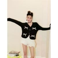 ราคา คาร์ดิแกน cardigan ไหมพรม ไหมพรมแขนยาว กระดุมหน้า ปักโบว์แต่งหน้าอก เสื้อไหมพรมแขนยาวผู้หญิง (1732246828445501873)