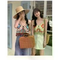 ราคา ไหมพรม เสื้อถักสายเดี่ยวไหมพรม เสื้อลายตารางฉลุปัก ดีเทลลายทางแต่งดอกไม้ สายผูก น่ารัก (1729696185986812486)