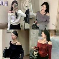 ราคา best shop-พร้อมส่ง- (25119) เสื้อเปิดไหล่แขนยาว ไหมพรม น่ารักแต่งลูกไม้ ยืดตามตัว (1731453321798453644)