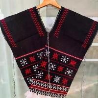 ราคา เสื้อกะเหรี่ยง ตัวสั้น งานปัก สำหรับผู้หญิง เสื้อเป็นงานคอวี เป็นงานปักลาย มีพู่ห้อยตรงชายเสื้อ อก38-40 ผ้าดีมาก Lady Women (1731990222313588221)