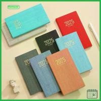ราคา A6 สมุดวาระมินิ มีกระเป๋า ปฏิทิน ไดอารี่ แพลนเน็ตรายสัปดาห์ โน๊ตบุ๊ค เหมาะสำหรับโรงเรียนและสำนักงาน ปี 2025 (1732360044512053125)