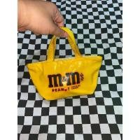 ราคา กระเป๋าM&M มือสองของแท้ มีตำหนิตามภาพเลื่อนดูให้หมด ของสะสมM&M กระเป๋าแฟชั่น กระเป๋าสวยๆ กระเป๋าติดแกลม กระเป๋าหายาก สินค้าขายดี (1732210519385474368)
