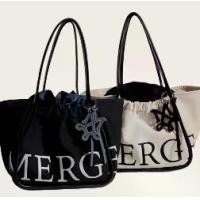 ราคา กระเป๋าสะพายไหล่ ขนาดกลาง รวมกระเป๋าสีดำ/งาช้าง/เศษไม้ เหรียญ สไตล์โบราณ (1732347804379809037)